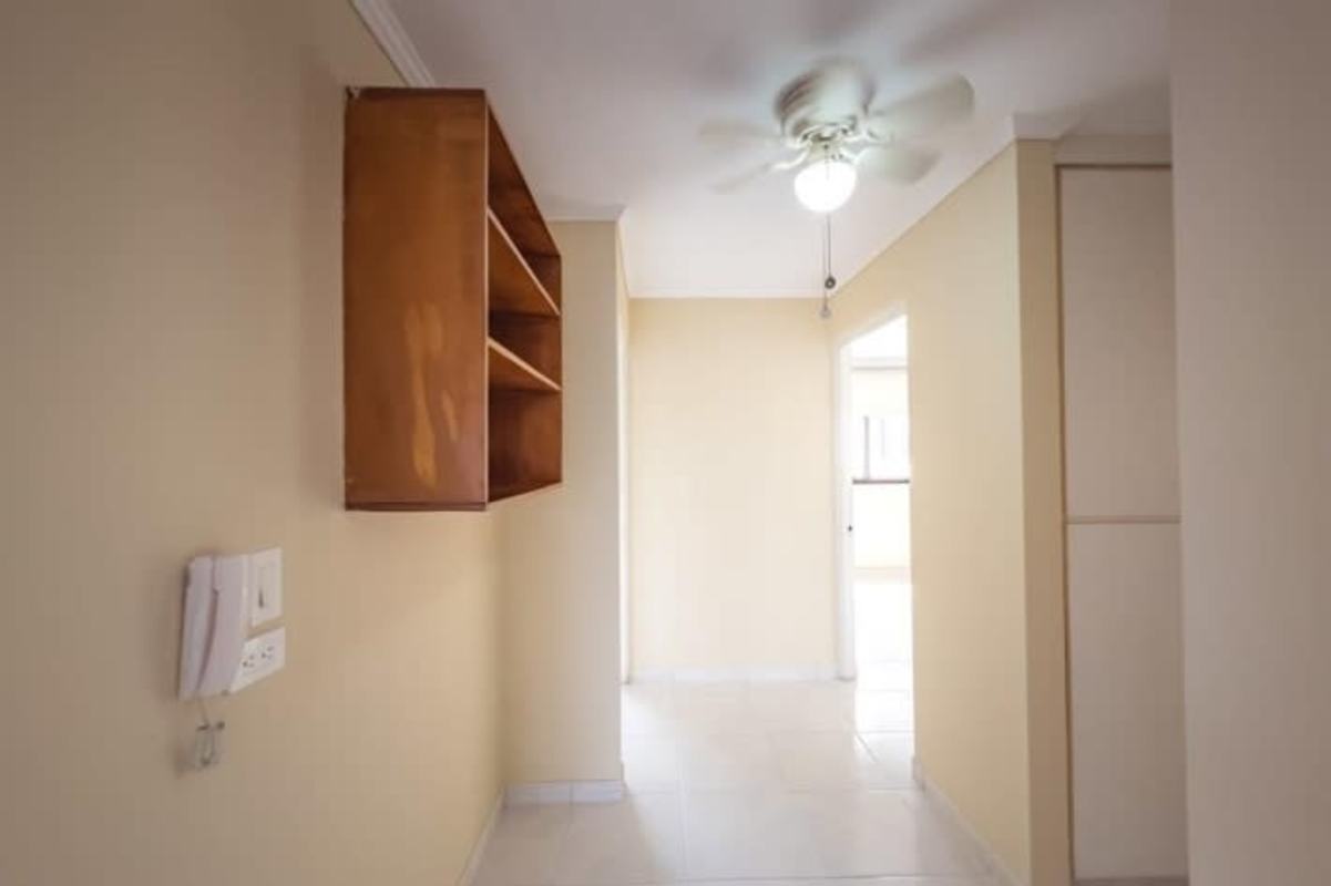 Contemporary kitchen with granite countertop, stainless steel stove in PH Park Loft Obarrio Panama