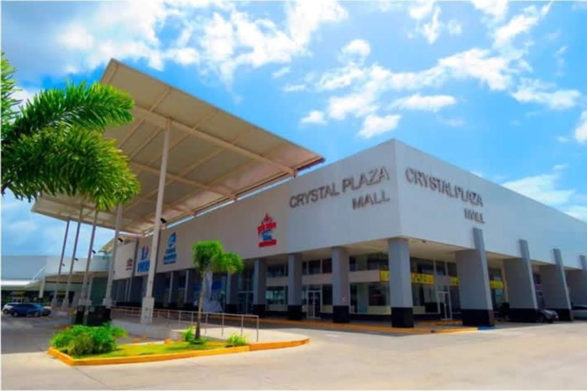 Empty food court counter with signage in Crystal Plaza Mall Juan Díaz Panama