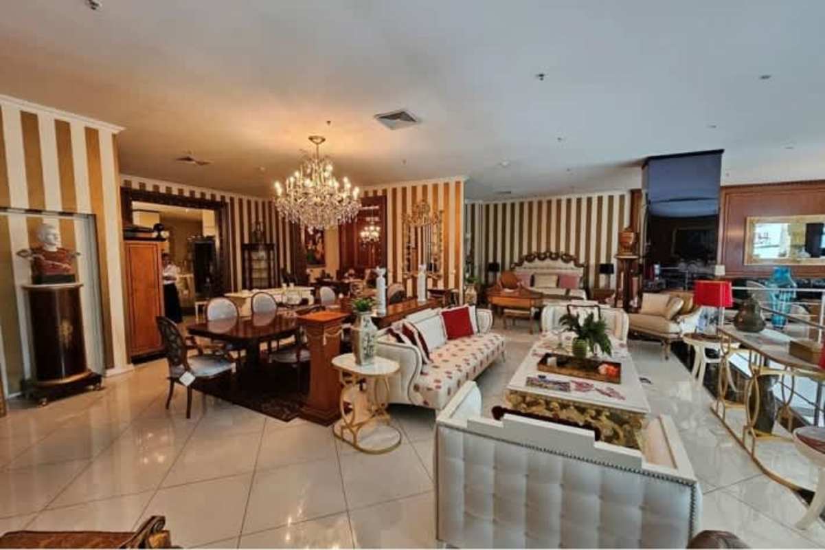 637m² Commercial Space in Marbella Banking District for Rent