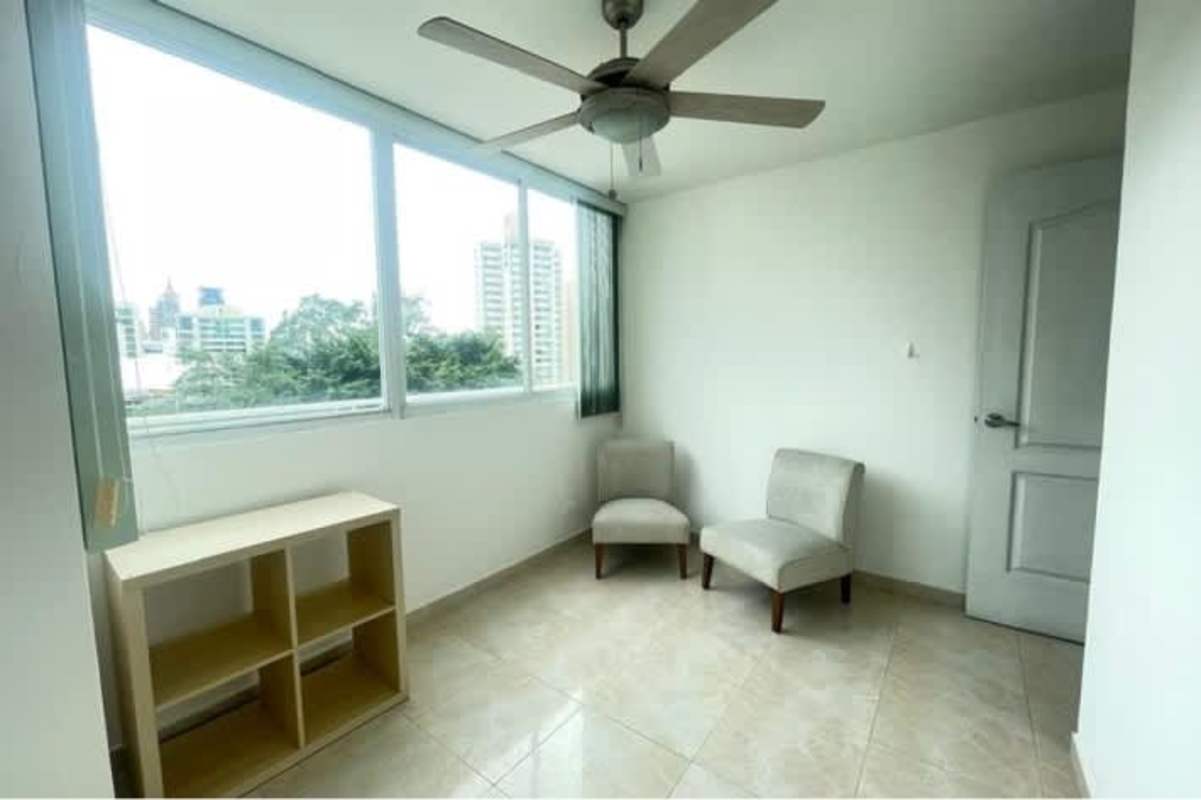 Small sitting area or office nook with two chairs and window PH Plaza Edison Panama
