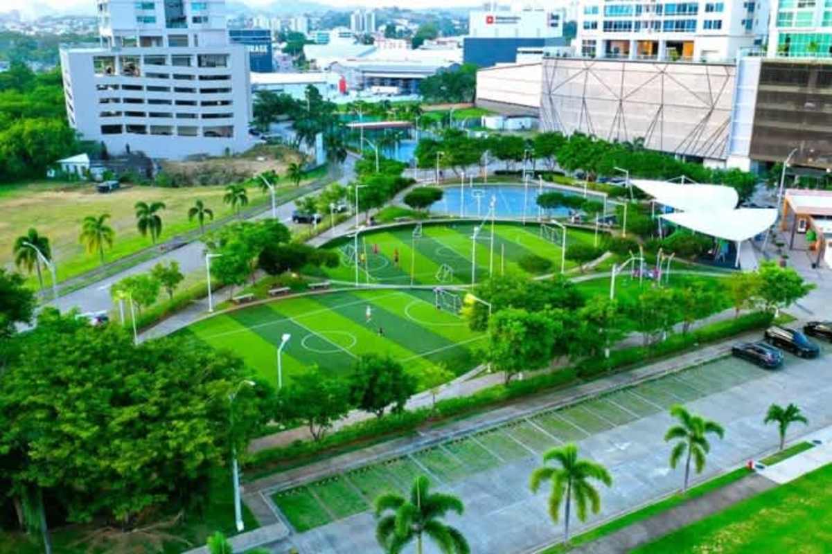 Elegant reception and lobby at Costa del Mar Tower in Panama City