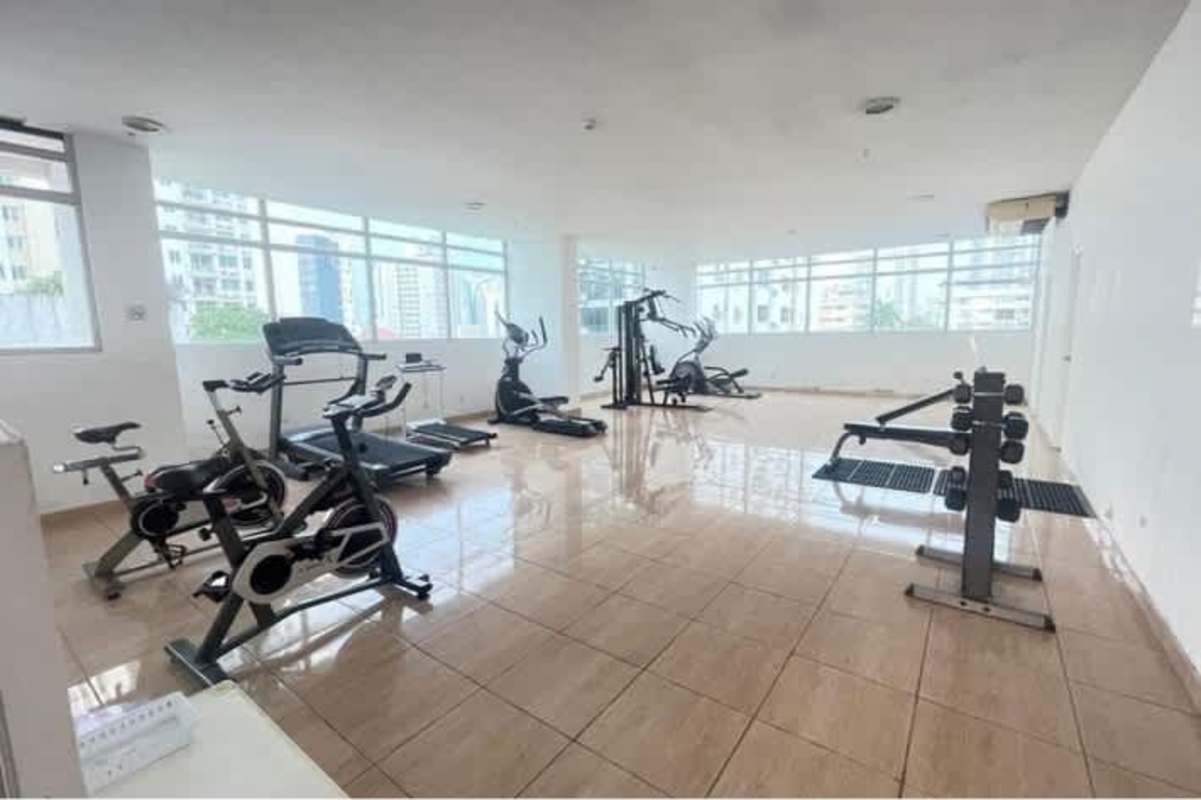 Modern 2BR Apartment with Balcony in PH El Cangrejo Bella Vista