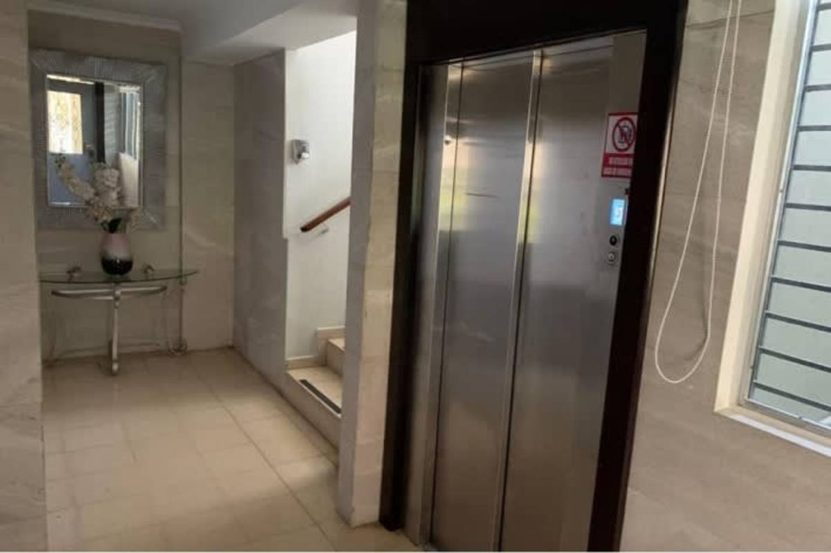 Enclosed balcony space with city view PH Altamar Bella Vista Panama City