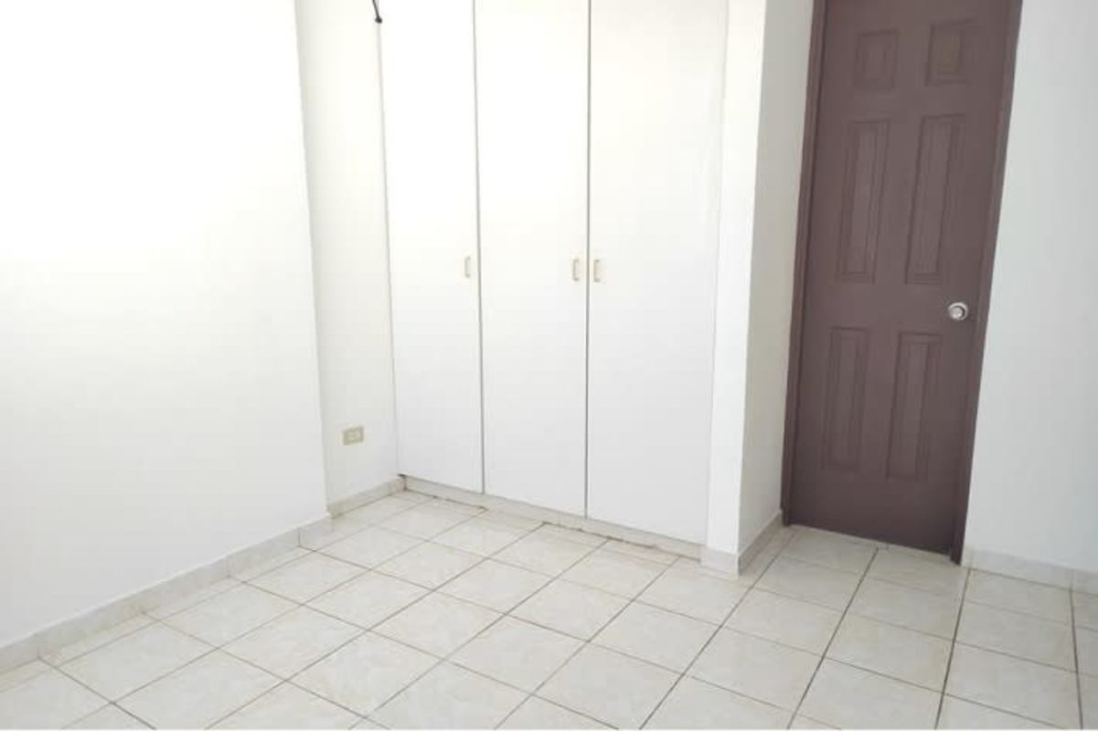 Utility sink laundry space with window PH Mystic Hills El Crisol Panama