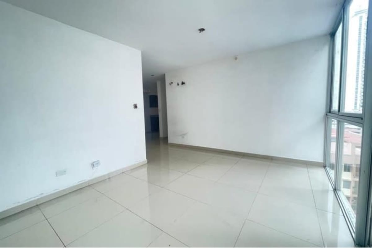 Apartment front door with tiled hallway and integrated layout PH Carrasquilla Park Panama