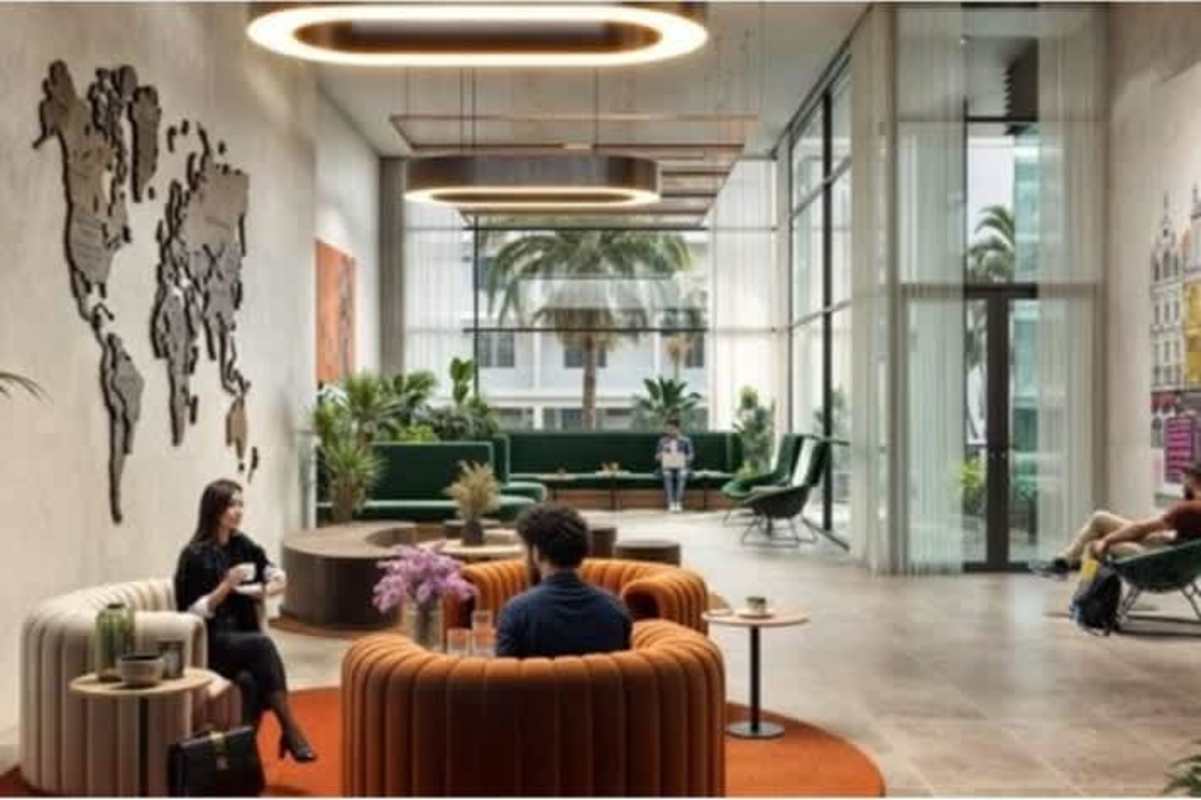 Contemporary lobby area with natural light and modern decor at PH LOV El Cangrejo