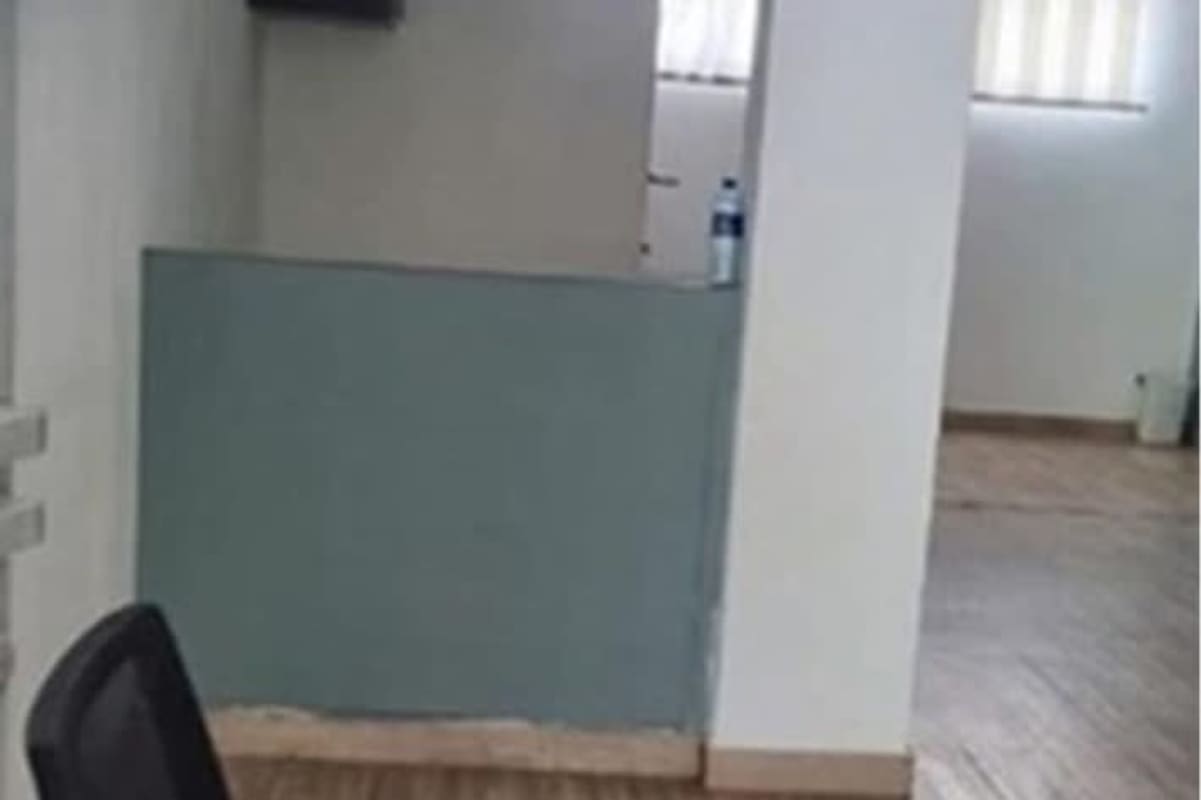 Reception with divider wall, blinds, and modern decor in Obarrio Business Center Panama City