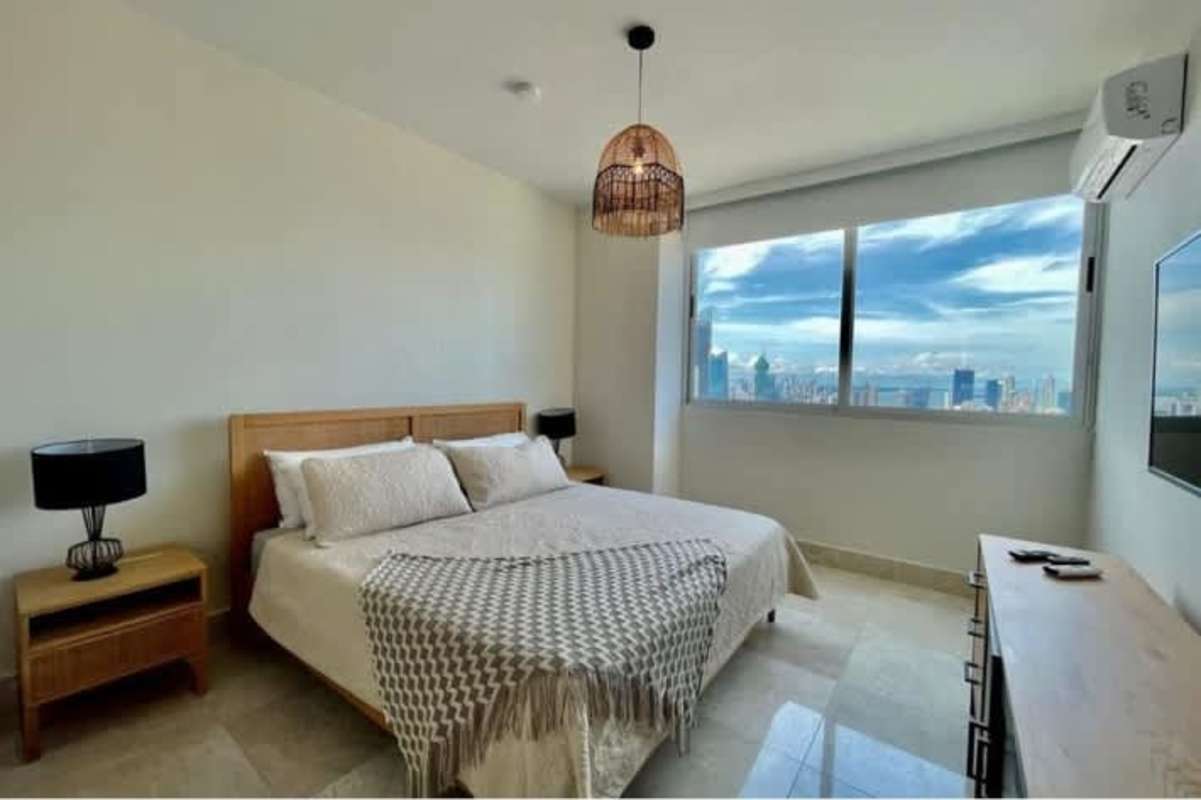 Resident spa area with jacuzzi and sauna at PH Costanera Avenida Balboa Panama City