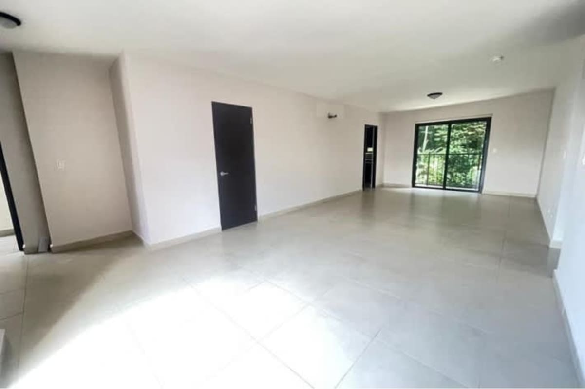 Luxury 3BR Apartment Forest View PH Clayton Residence