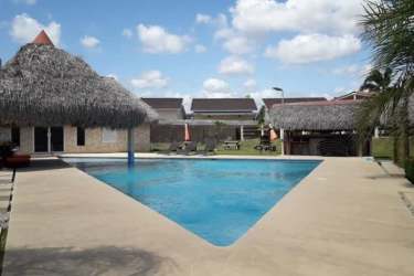 Outdoor playground and sport area with basketball and soccer at Paraíso Village Panama beach community