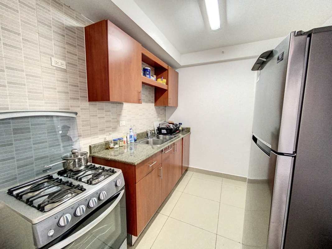 Bedroom with window, AC, minimalist PH San Francisco Bay Panama