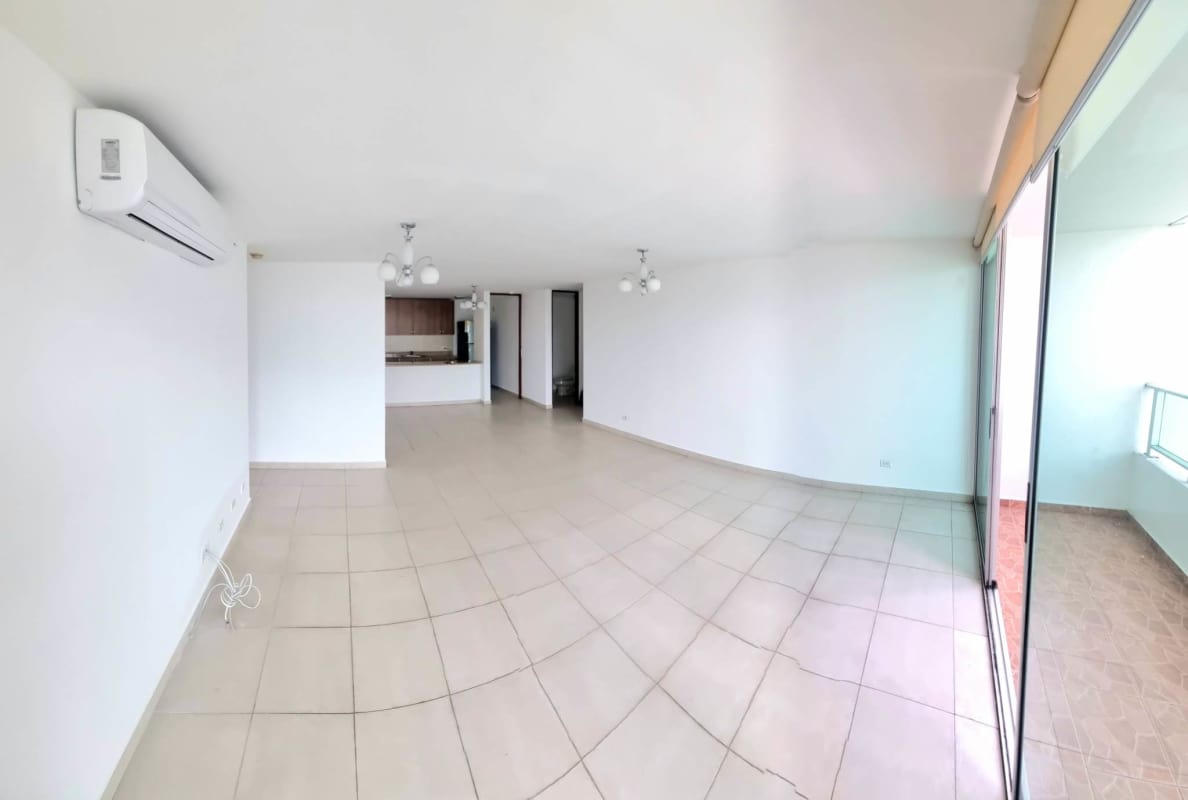 Bright living area with AC, large windows, and porcelain floor in PH Terrawind Panama City