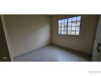 Spacious master bedroom with closet, en-suite bath, window light Costa Verde La Chorrera