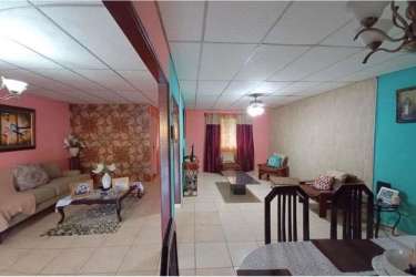 Ample living dining interior in house for commercial redevelopment Sector El Trapichito Panama