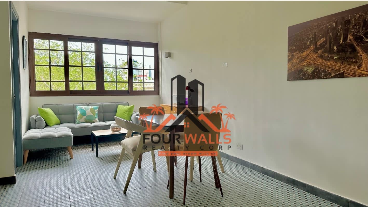 Historic colonial facade and private balconies in PH La Quinta Casco Viejo