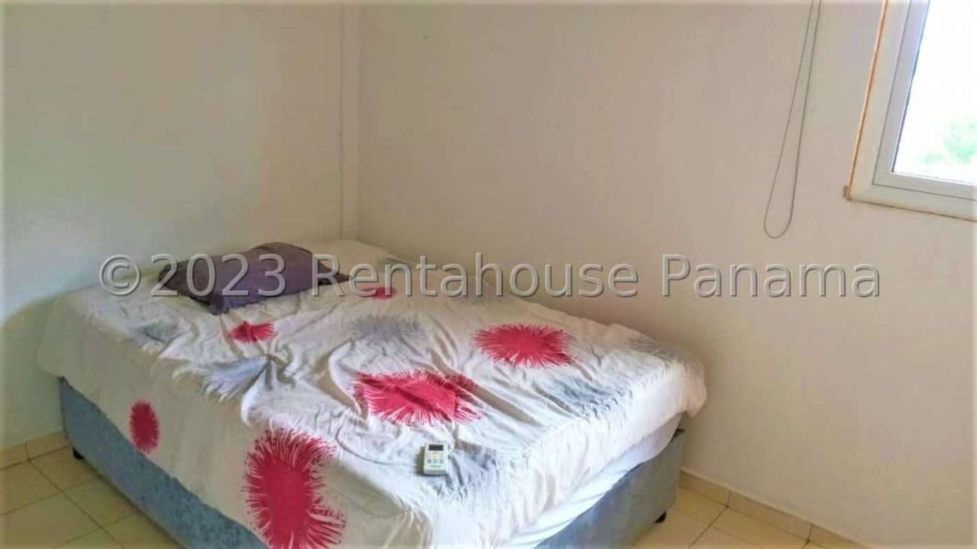 Bedroom 2 with built-in closet and air conditioning PH Danli Panama City