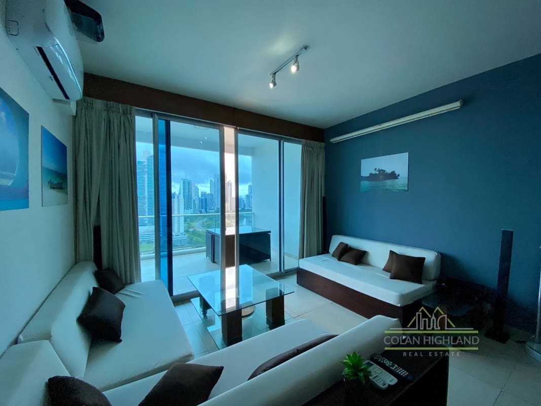 Large balcony offering panoramic views of the Pacific Ocean and Panama skyline from Destiny Tower Avenida Balboa