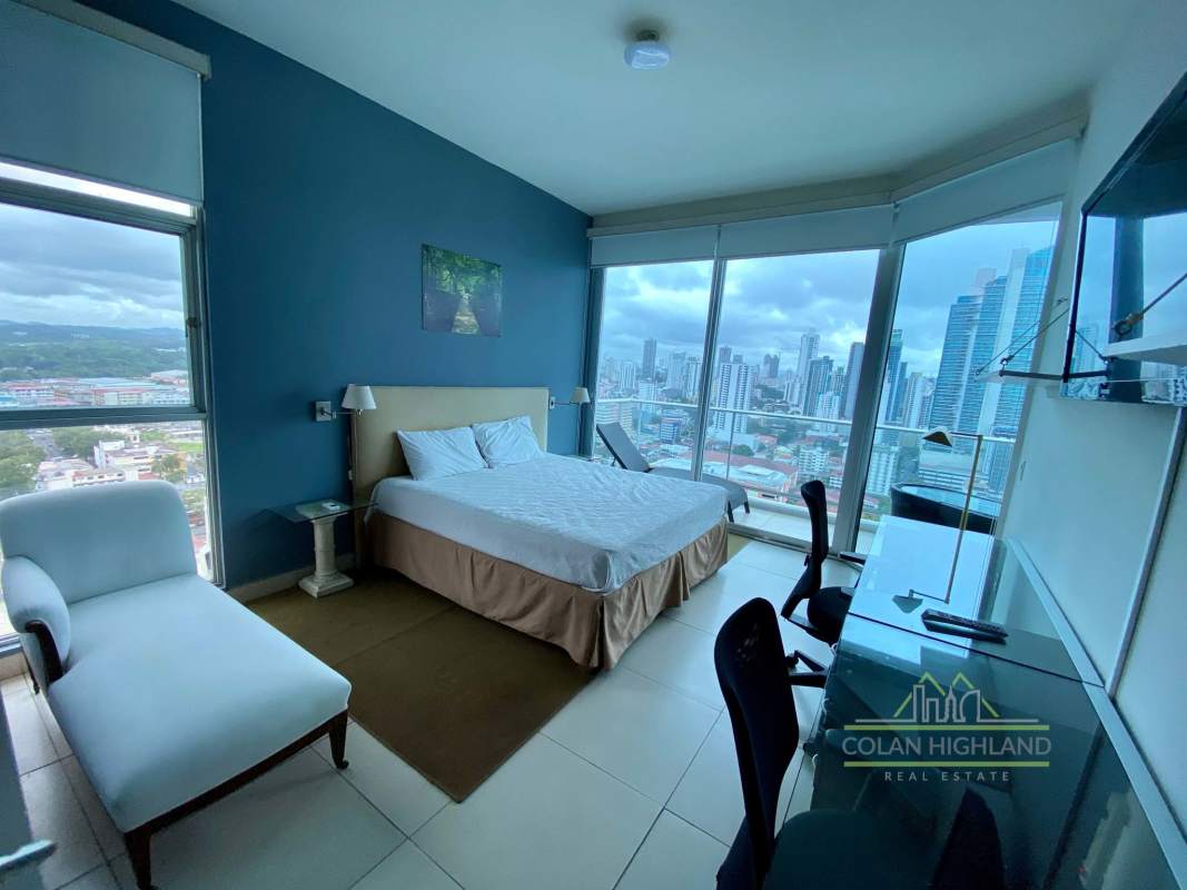 Cozy furnished bedroom with city skyline together with bay view in PH Destiny Tower Avenida Balboa Panama