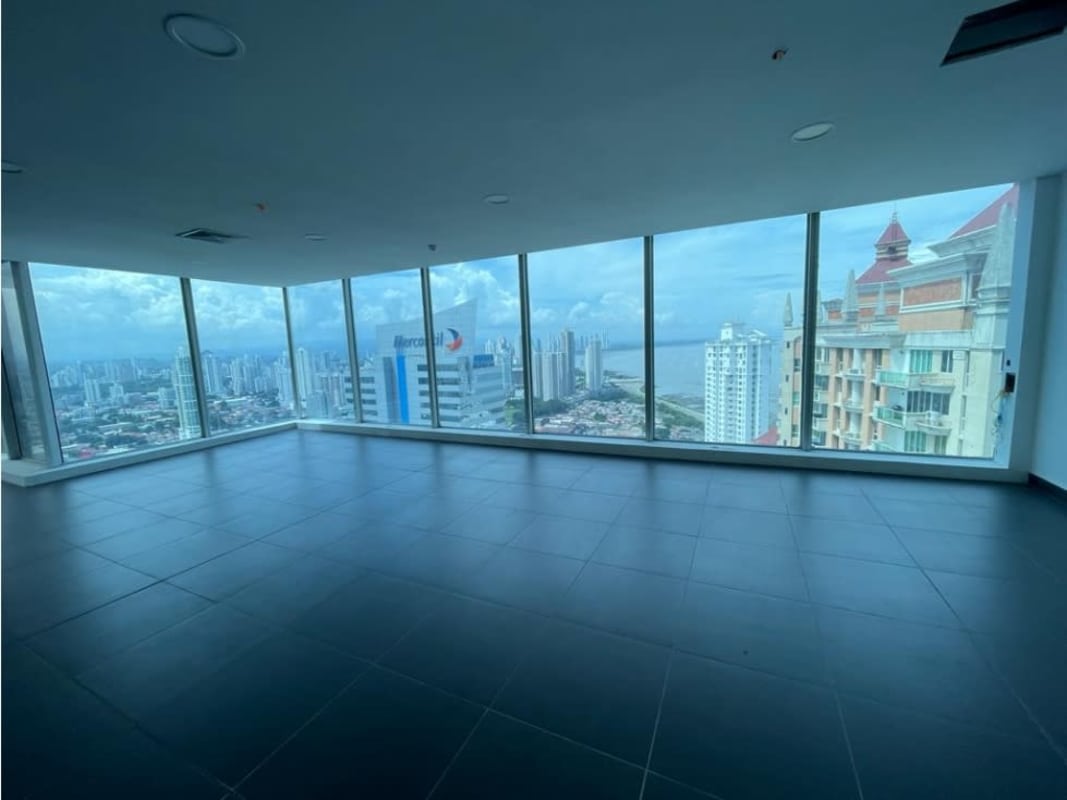 Floor-to-ceiling windows with Pacific Ocean view in Oceania Business Plaza office