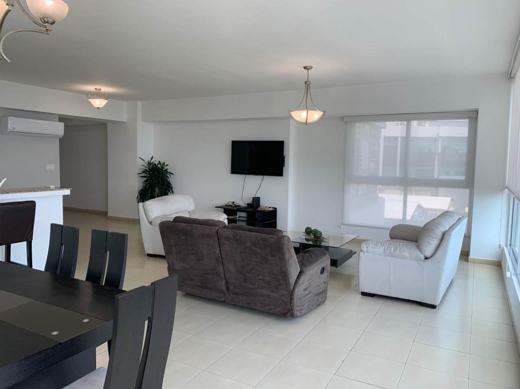 Modern dining area with sea views in PH Grand Bay Tower Panama City