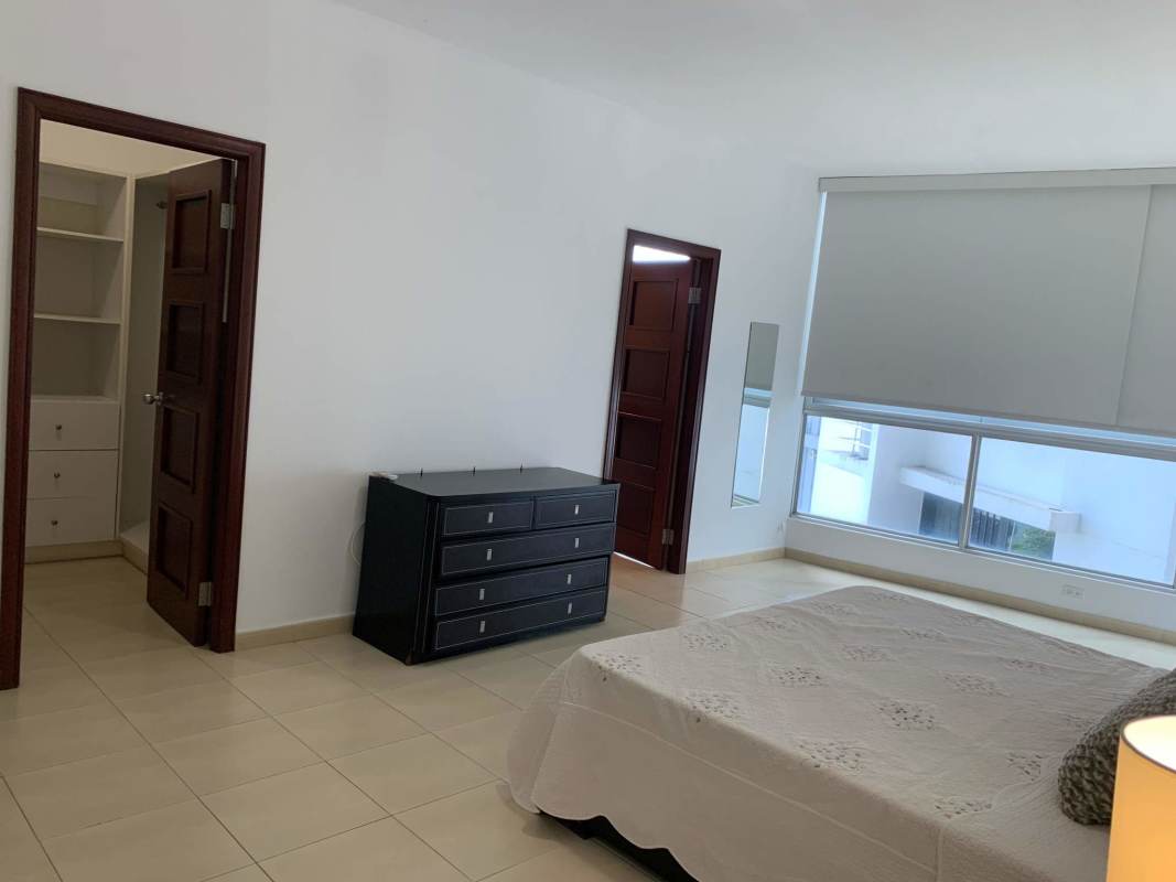 Fully equipped kitchen with granite countertops and stainless appliances in PH Grand Bay Panama