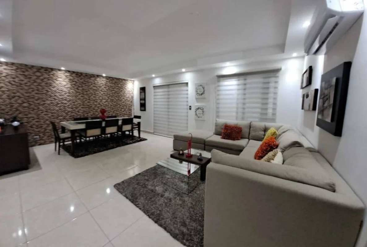 Entertainment room with dining space and bar overlooking jacuzzi PH Versalles Don Bosco Panama City