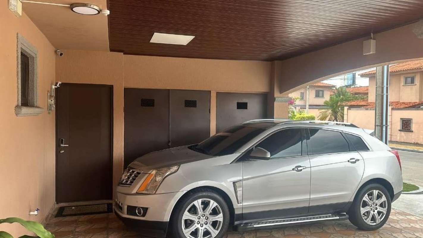 Spacious modern living dining area with accent wall, sectional sofa in PH Versalles Don Bosco Panama