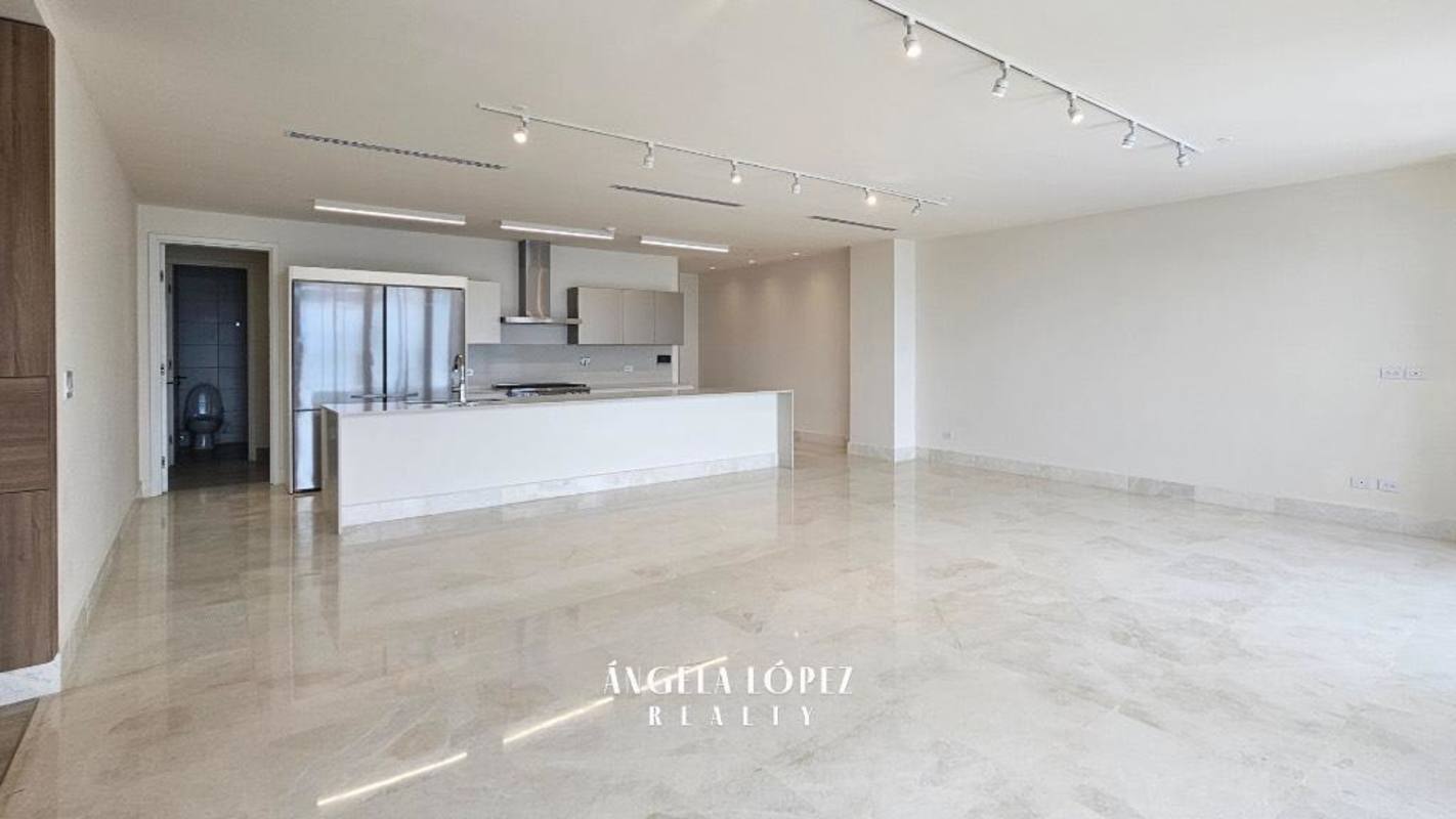 Oceanfront Luxury 3BR Condo Ocean Reef Seascape