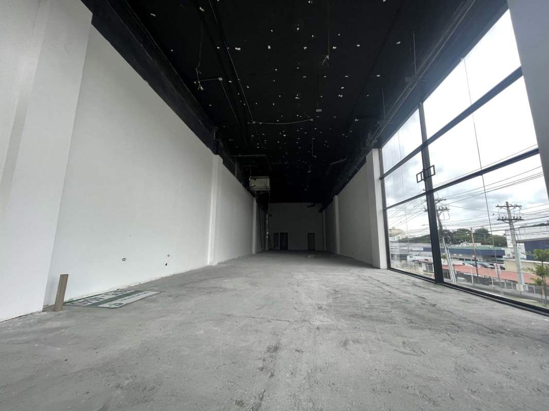 Prime Corner Commercial Space Century Tower Tumba Muerto