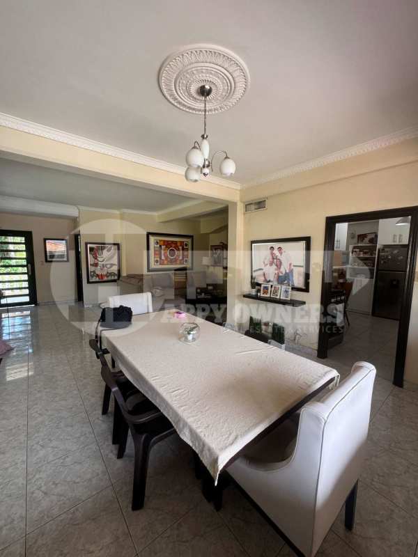 Spacious bedroom with air conditioning, ceiling fan, large windows PH Albrook Park Panama