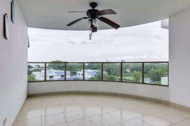 Master bedroom with closet and split AC in Playa Blanca beach condo