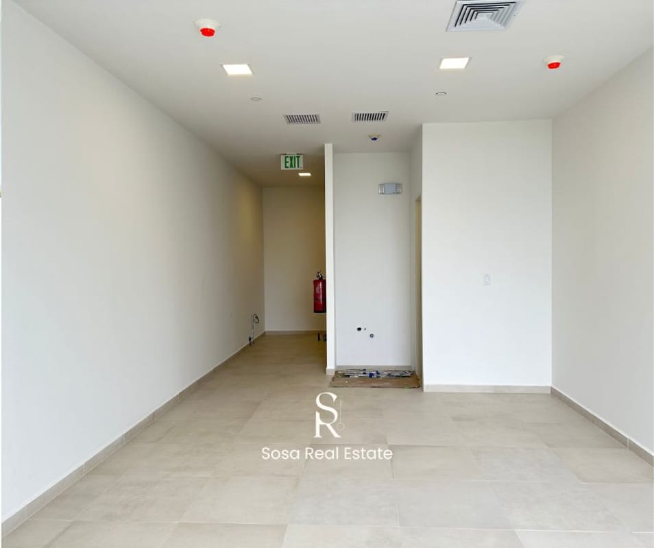 Clean corridor inside Town Center Costa del Este Medical Tower commercial floor