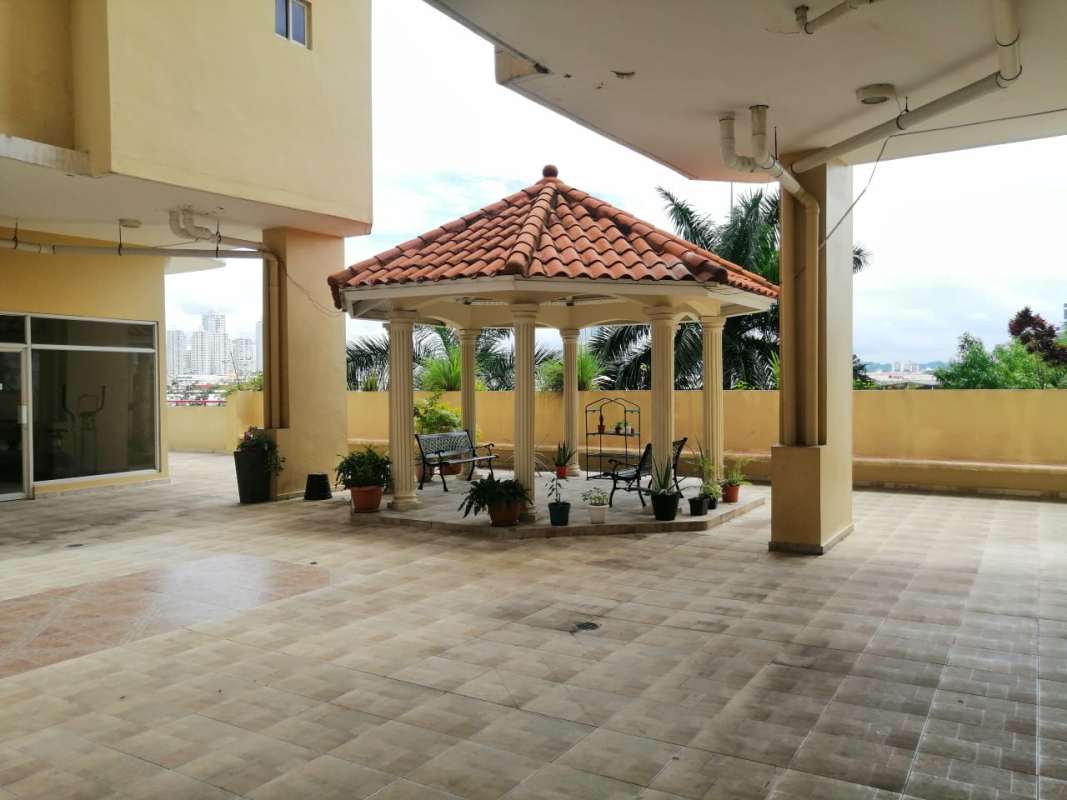 Children’s indoor playground slides swing PH Marquez San Miguelito