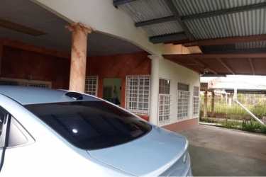 Spacious bedroom with closet window AC spot ceramic tiles in Villa Dora house Chiriquí