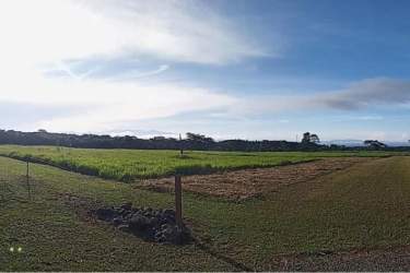 Scenic countryside plot with natural landscape and mountain backdrop in Panama