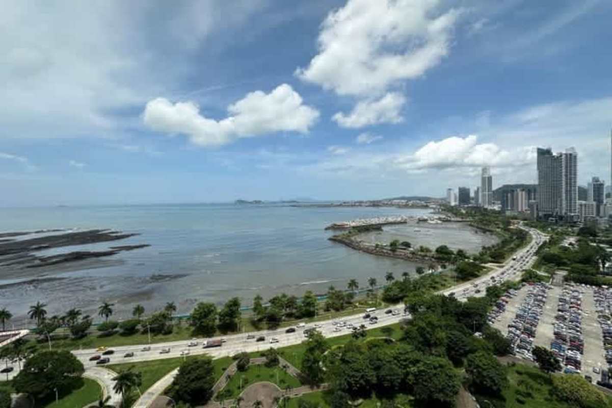 Modern Italian Poliform kitchen with marble floors Yoo Panama Ave Balboa