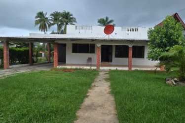 4BR Beach House with Pool and Large Garden in Coronado