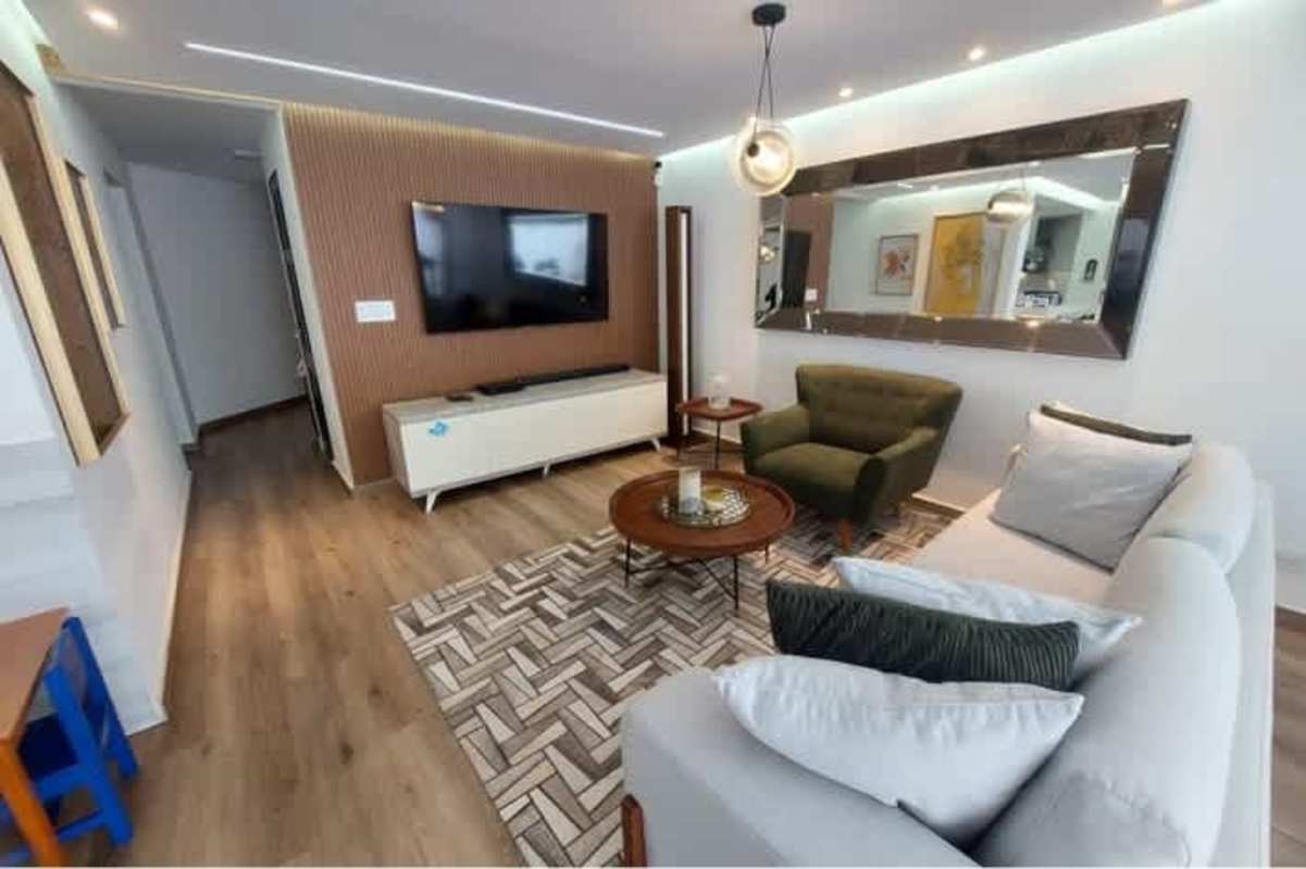 Small bathroom with pedestal sink beige tiles Green Valley Albrook Panama house