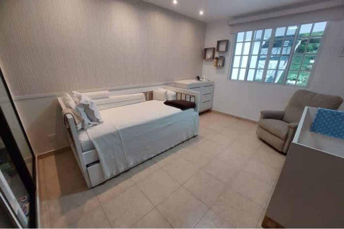 Large glass shower granite vanity Green Valley Albrook Panama house bathroom