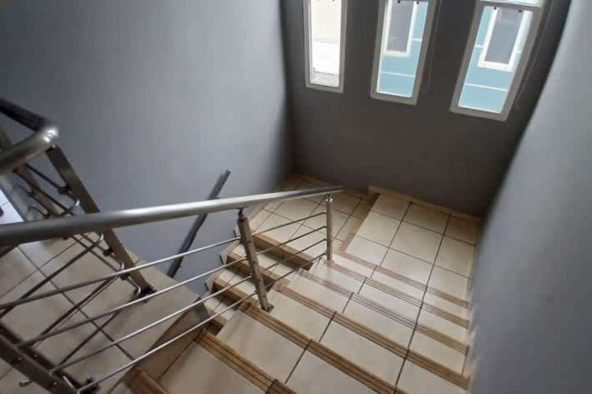 Large open living space with split AC and modern design in Panama house Brisas del Golf