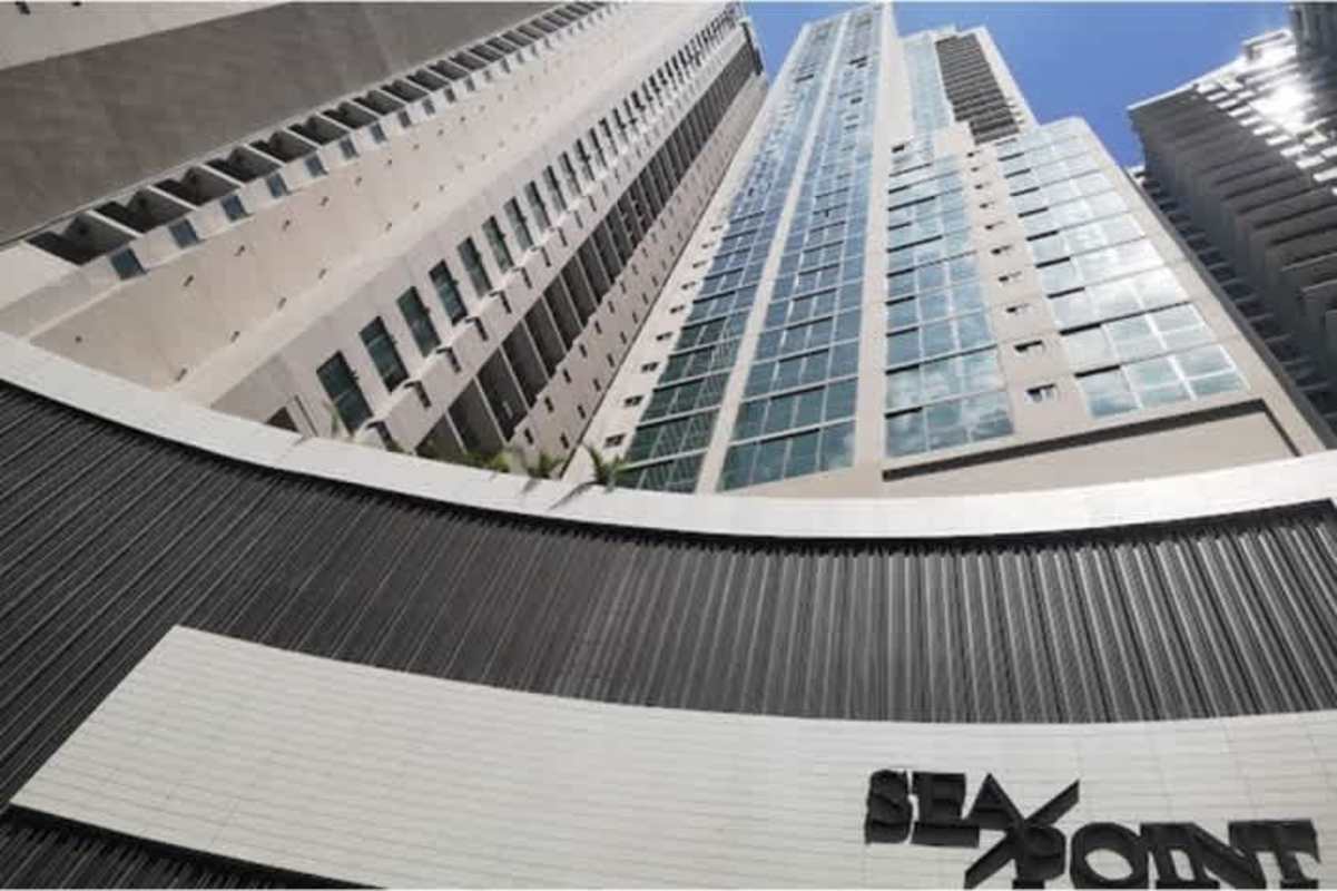 Modern entrance of the luxury beachfront high-rise PH Sea Point Punta Paitilla Panama