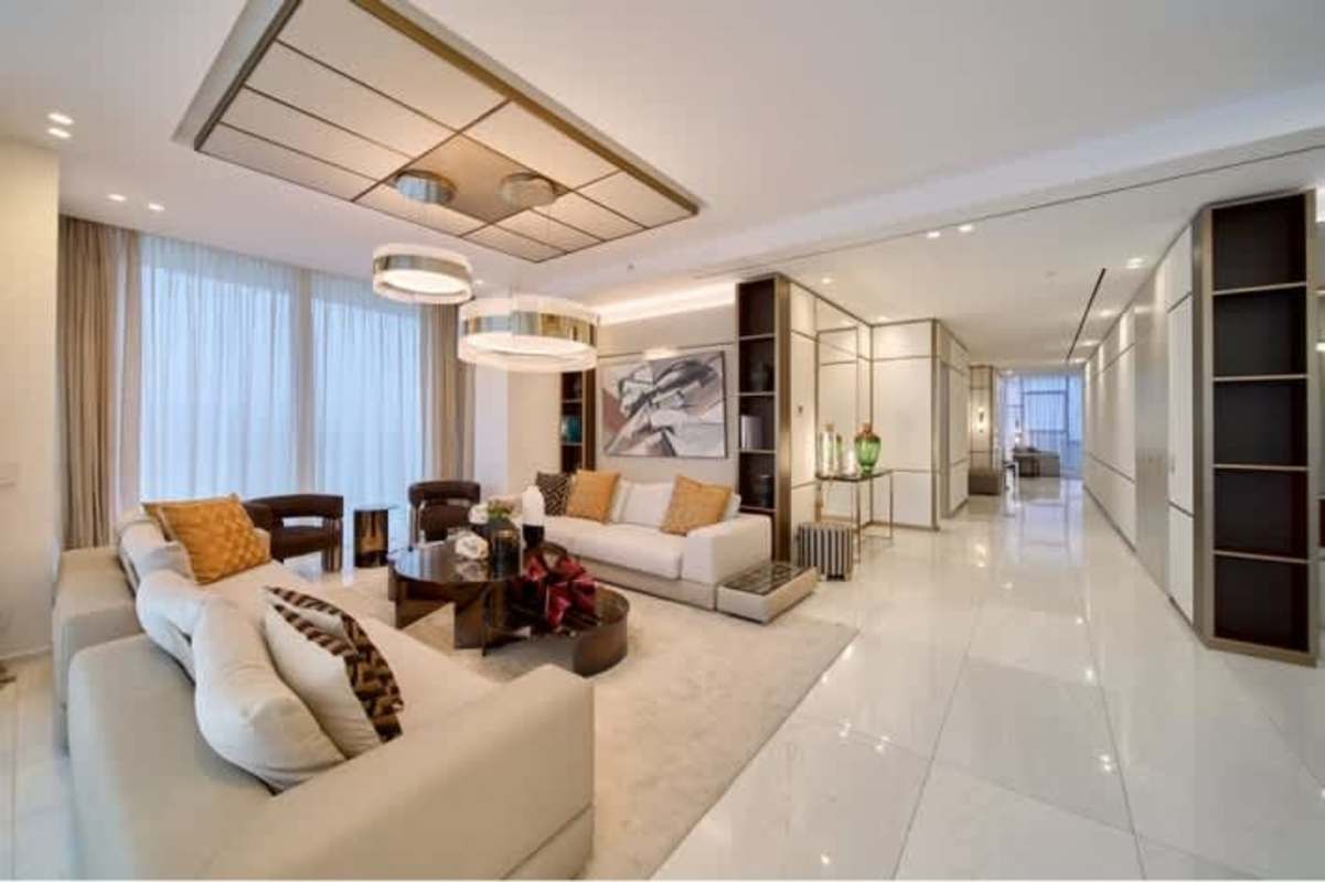 Spacious master suite with marble bathroom and city views at PH La Maison Costa del Este