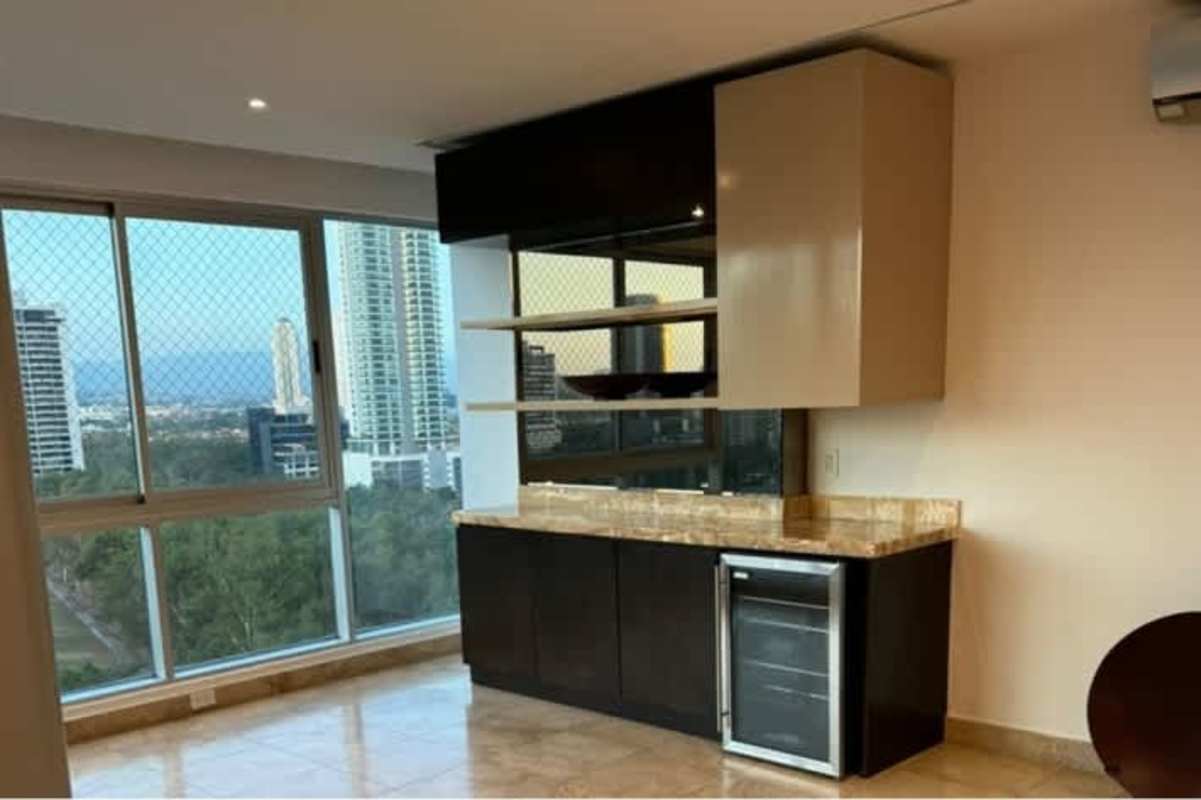 Master bedroom with walk-in closet, ocean view PH Seed Tower Costa del Este Panama