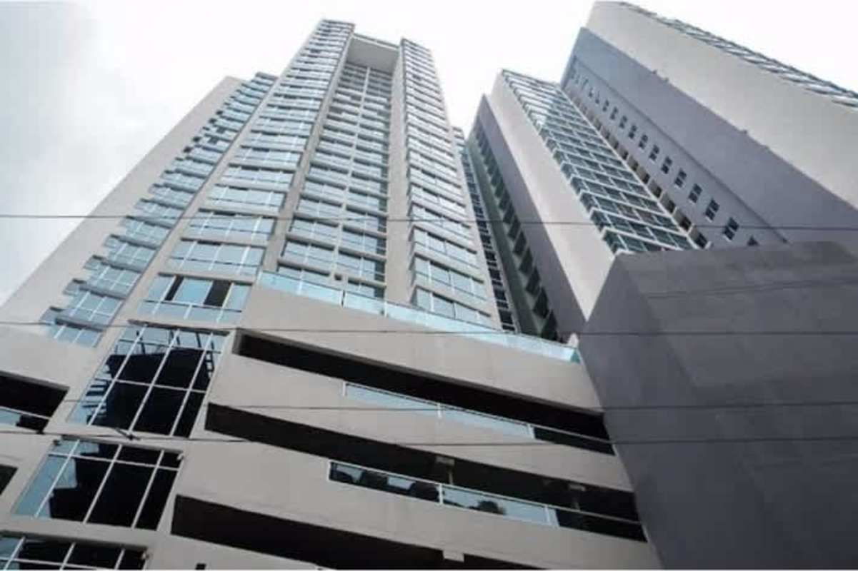 Modern high-rise condominium with balconies Coral Towers Parque Lefevre Panama