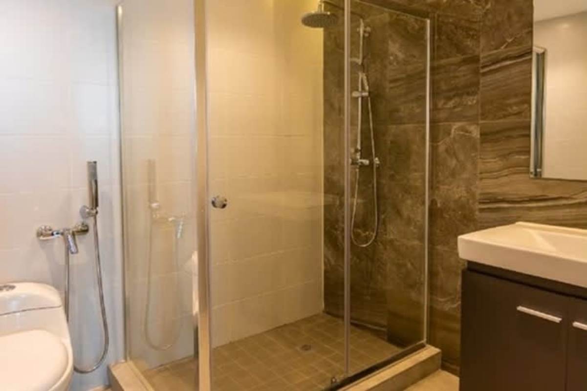 Gym fully equipped fitness center weights treadmills modern design Condado Gardens Panama