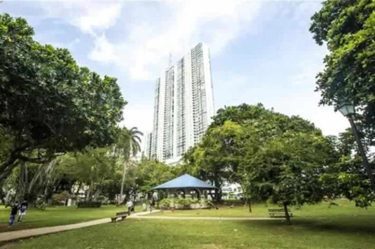 High-rise PH Zima beside lush park in Bella Vista Panama City