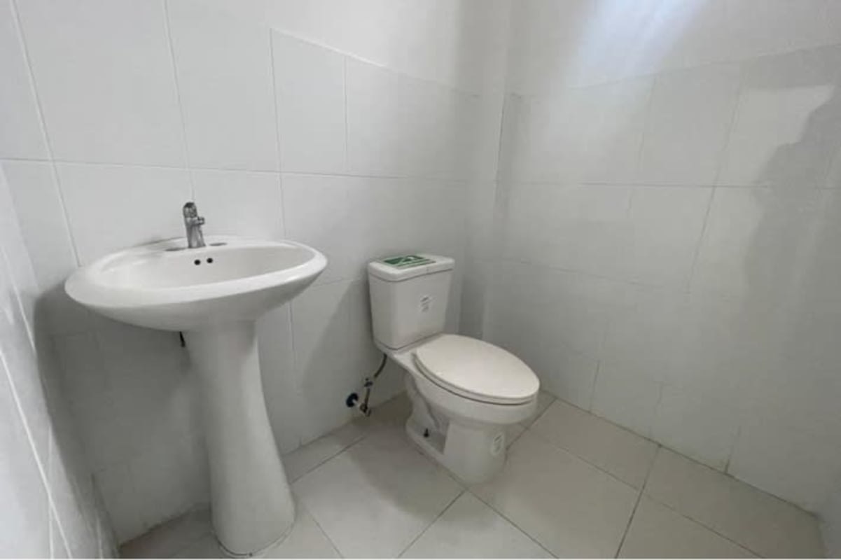 Exterior side retail gallery remodeled kiosks commercial property Panama