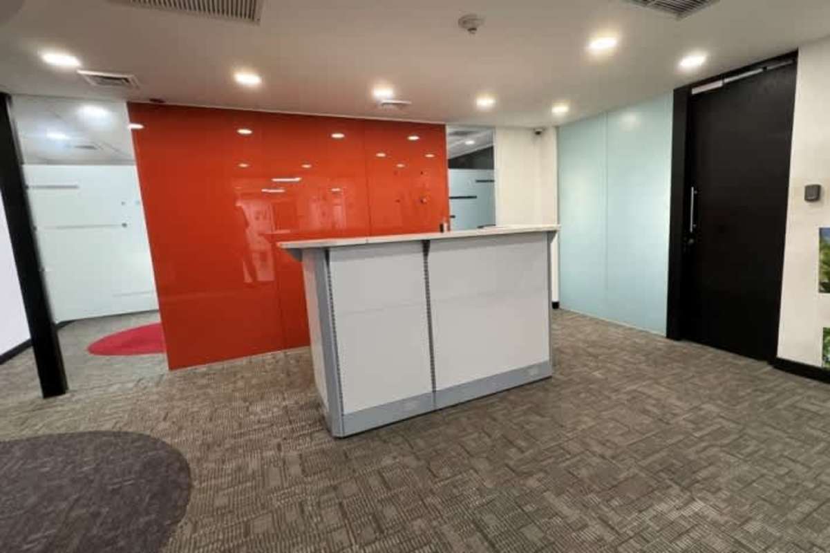 Reception area with desk and seating space in World Trade Center Panama office