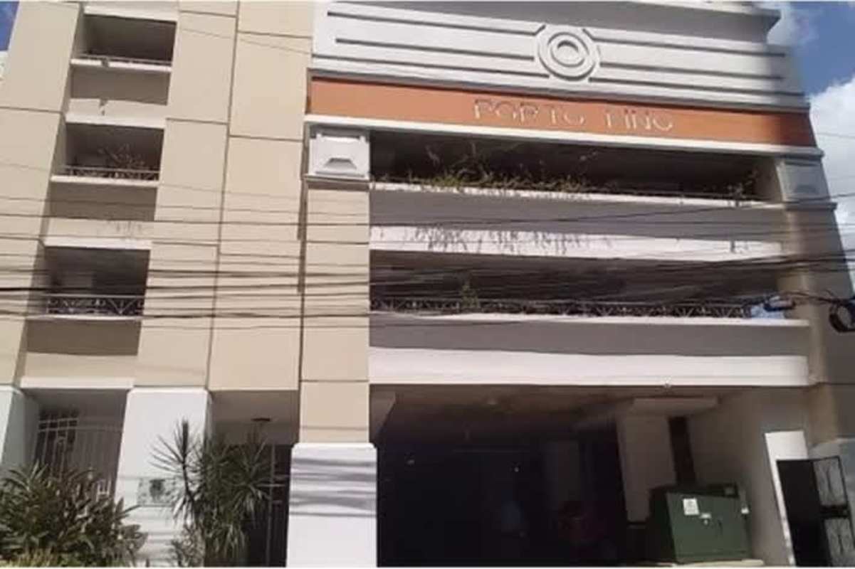 Apartment amenities indoor lounge with pool table PH Portofino Tower Panama City