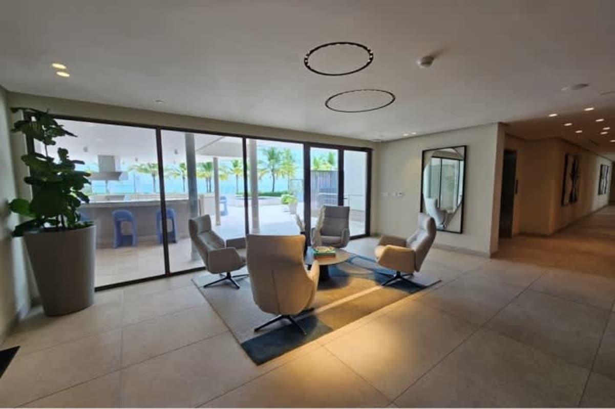 Luxury 3BR Oceanfront Apartment w/ Marina Views Ocean Reef Islands